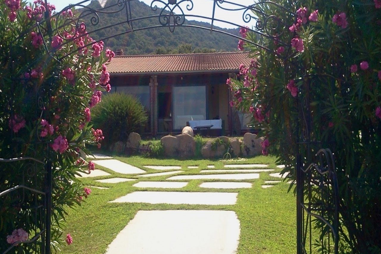 Hotel Borgo Di Campagna à Porto San Paolo  Extérieur photo